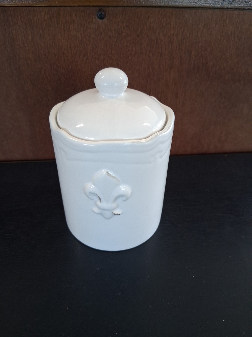 4 White Ceramic Fleur-de-Lis Canister with Lid. 4" Tall To Center Of Knob.